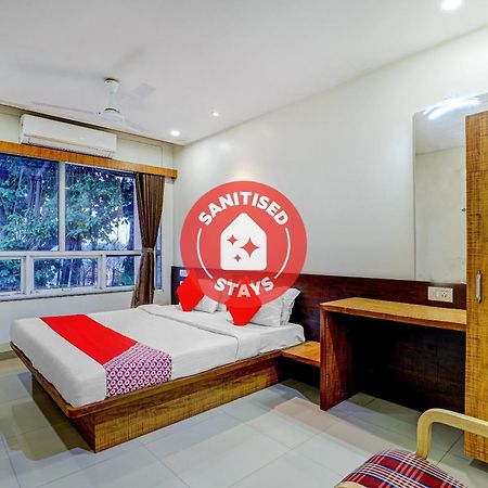 Oyo 77491 Hotel Shreenath Valsad Ngoại thất bức ảnh
