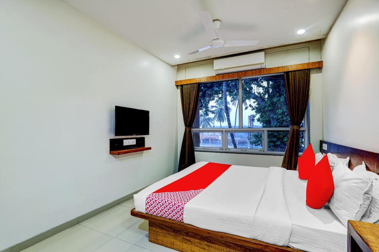 Oyo 77491 Hotel Shreenath Valsad Ngoại thất bức ảnh