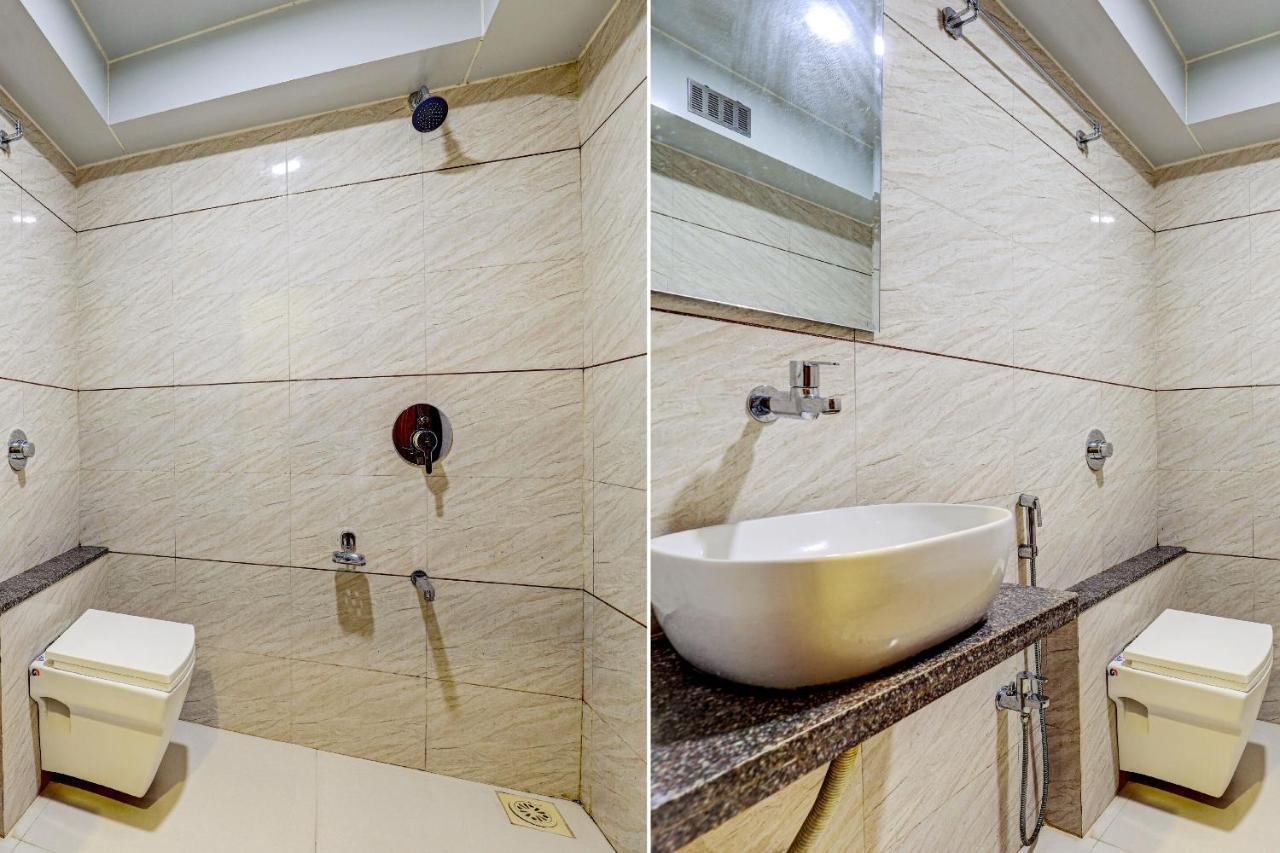 Oyo 77491 Hotel Shreenath Valsad Ngoại thất bức ảnh
