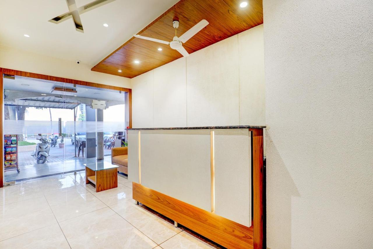 Oyo 77491 Hotel Shreenath Valsad Ngoại thất bức ảnh